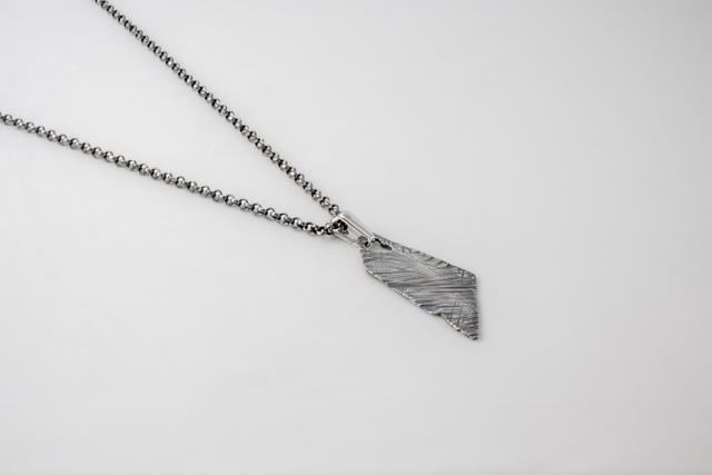 Strugadesign Necklace Asymmetric destroyed.