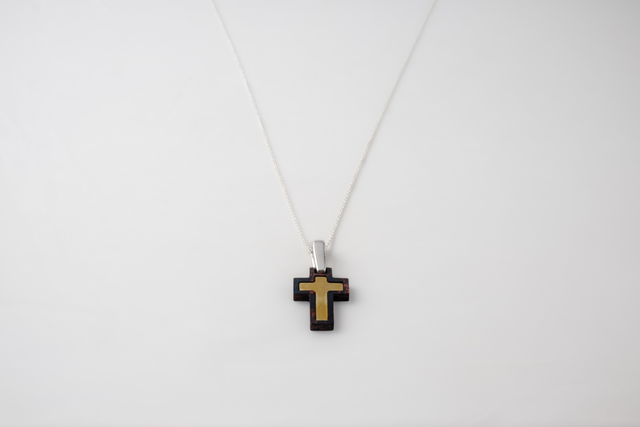 Strugadesign Necklace cross bloody.