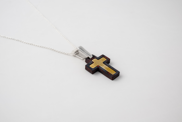 Strugadesign Necklace cross bloody.