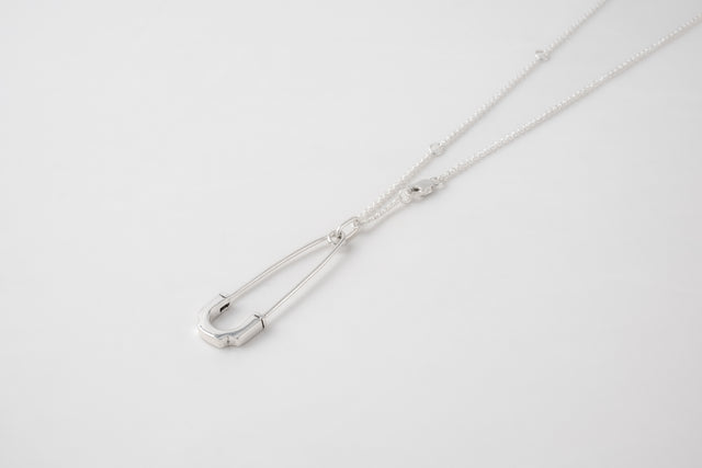 Strugadesign Necklace pin.