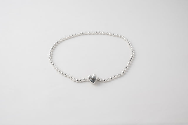 Strugadesign Necklace small beads with heart.