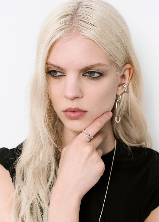 Ring Signature links Female