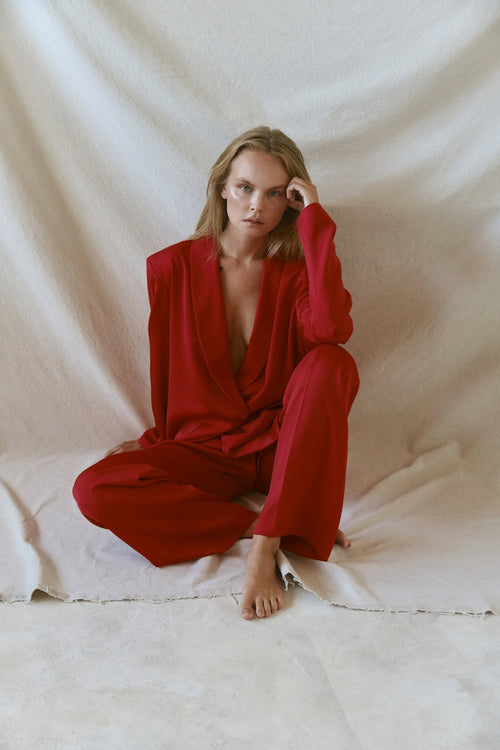 Oversize Silk Costume — Red | STRUGA